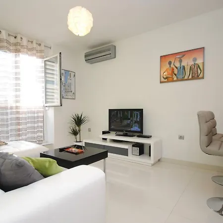 Antea - One Bedroom Apartment